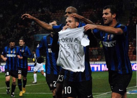 海港举办赛季总结会，王燊超乘直升机带冠军奖杯入场